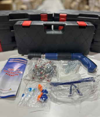 OFERTA Pistola de clavos con accesorios